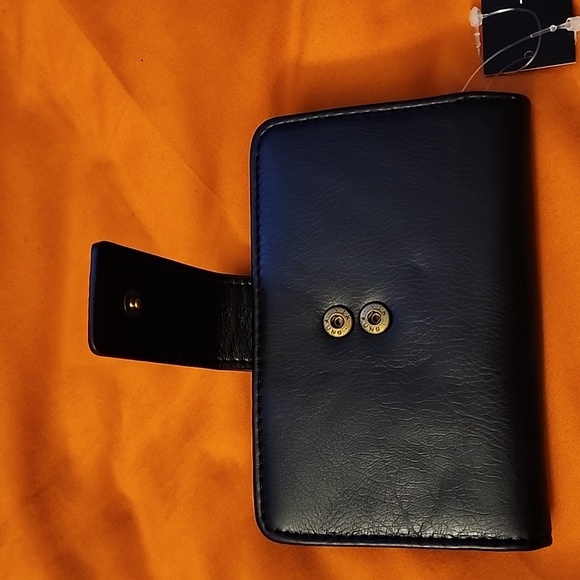 NWT Women Tahari Wallet - Picture 14 of 14